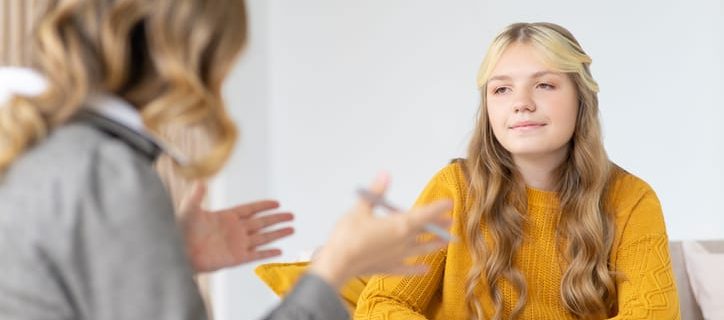 Cum conving adolescentul să meargă la psiholog