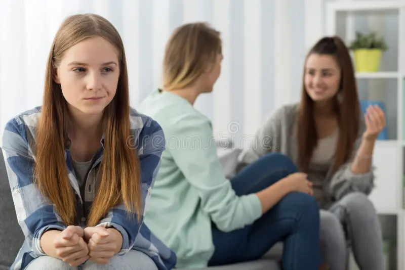 Adolescentul retras și izolat